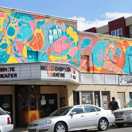 Plaza Bungalow Near Uptown, Noda, Light Rail!